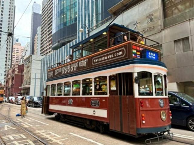 百年“叮叮车”穿城过！记者香港沉浸式体验“不一样”的流动城市文化博物馆