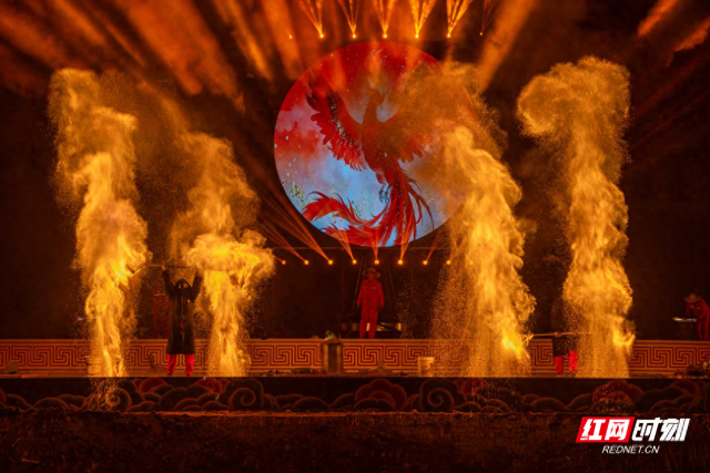 “火火南岳·中国年”——大型打铁花情景剧南岳首秀