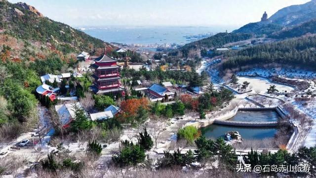 雪落赤山,以白祭红;山河无恙,吾辈当强