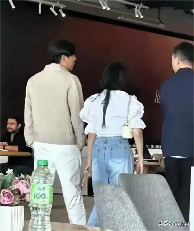 伊能静真人又矮又胖	，臀部好宽大