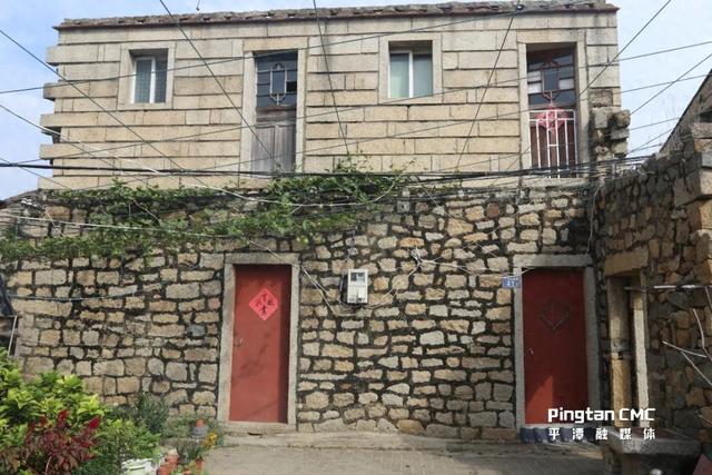 平潭百厝行丨深坞村41号，开在花河边的浪漫石厝