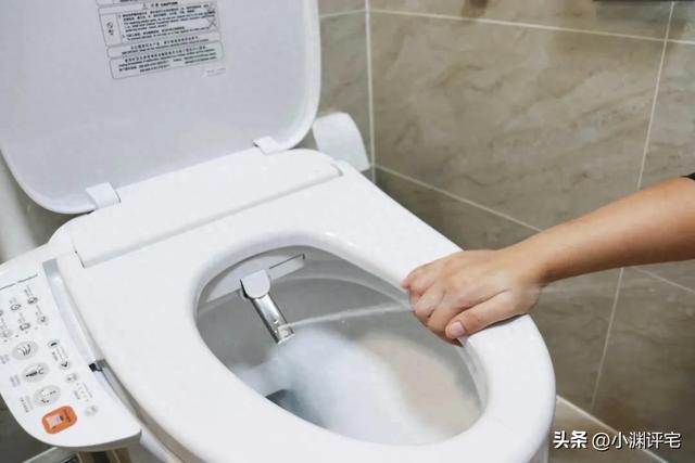 不是唬人：你家「智能马桶盖」用上3年，也会变成这样