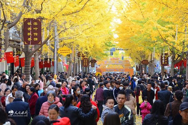 天小仙文创亮相天水黄金大道,为古城注入新活力