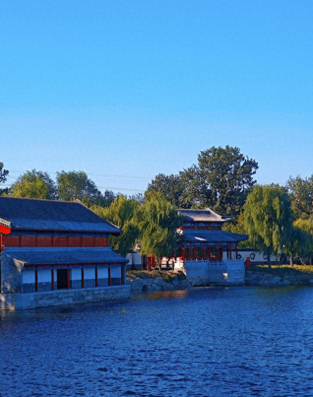 刚从北京大兴回来，毫不客气的说，大兴就是全国郊区城建天花板！