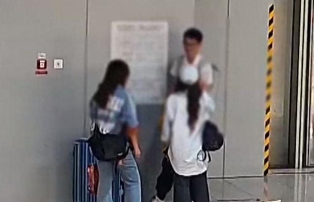 一支笔1980元，北京警方跨4地抓捕，端掉火车站“卖笔”团伙