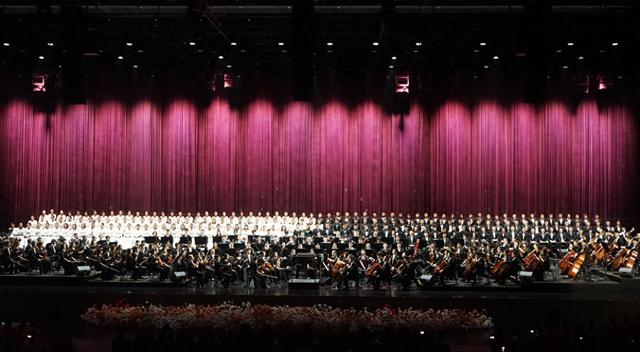 中国古镇里的“贝多芬”？这届游客逼出来的文旅“新物种”