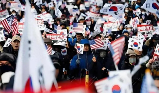 韩国爆发反华集会，李在明却不吭一声，中方直接一句话让韩方失算