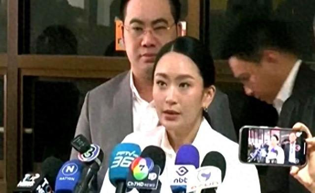 10万人连夜逃难，佩通坦含泪号令泰军，洪森喊停也来不及了