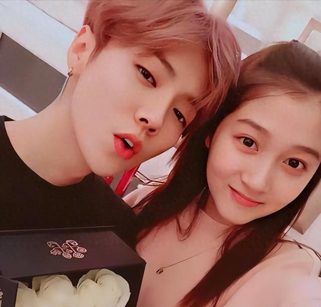 与鹿晗分手传闻七个月后，关晓彤成功破局，高调官宣喜讯全网恭喜