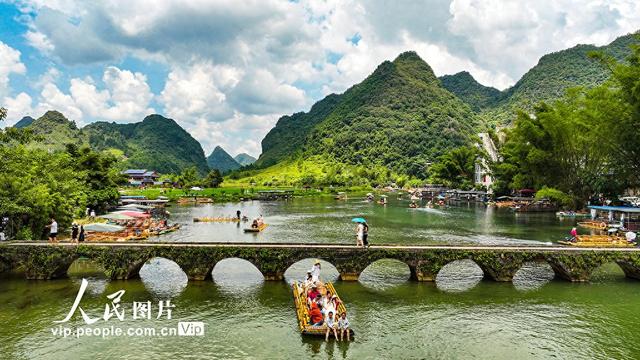 广西靖西：山水美景引客来