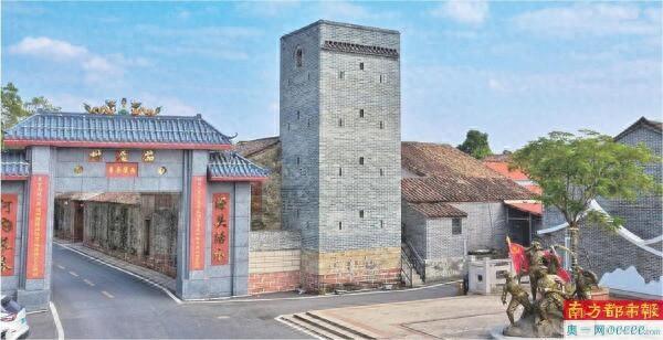 沧桑炮楼下 战士后人为游客口述历史