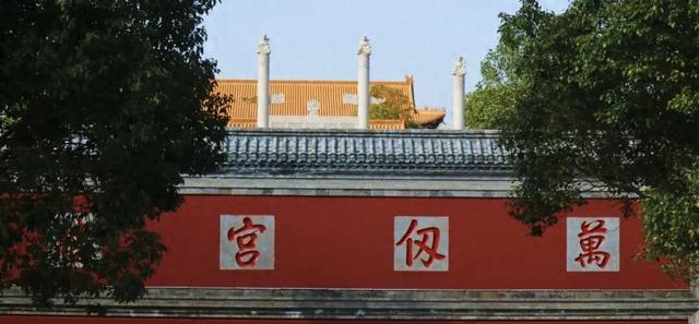 不用去故宫！在湛江也能打卡“红墙绿瓦”～