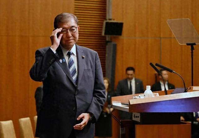 日本连开3枪，蔡英文已离岛，事态严重了，解放军通牒发往东京