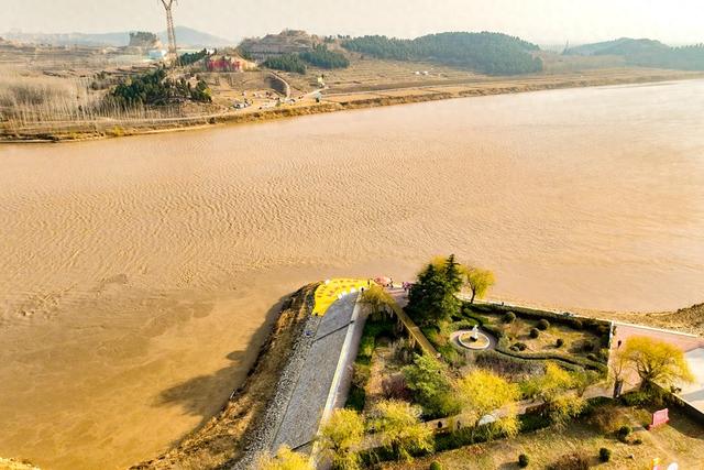 新聊新景丨黄河艾山卡口“窄”出圈