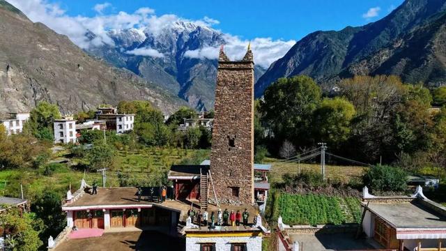 警眼看一线｜“温旅警务”绽放基卡依村，护梦世界“最佳旅游乡村”