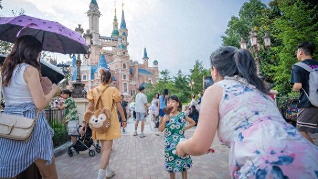 从外滩到大润发，韩国游客映照上海的国际化答卷