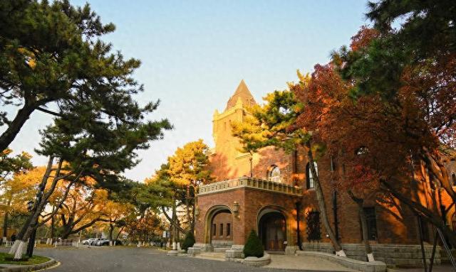 长春松苑宾馆：枫景如画醉游人