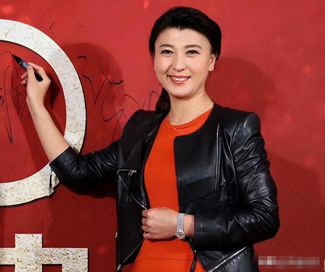 闫学晶风波终于落幕	，6个男人惨遭牵连，儿媳与继女最不好过