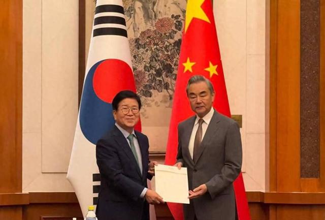 亲笔信抵京，李在明飞往华盛顿：韩国特使坦言“心情格外沉重”