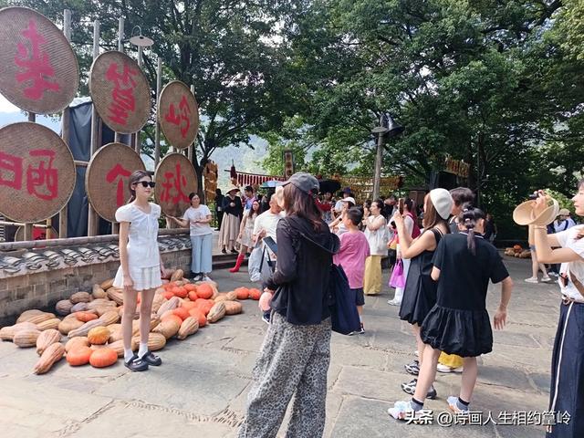 邀你来魅力篁岭，大胆自信地露露脸吧！