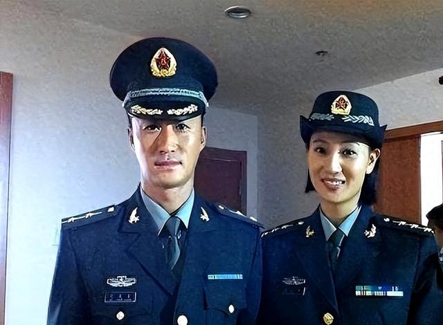 “军中之花”侯梦莎：已走上了一条“不归路”，沉迷带货不拍戏！