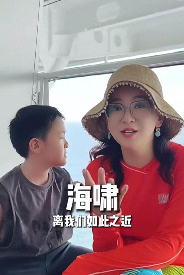 明知山有虎偏向虎山行，月亮姐姐日本度假遇海啸，小儿子吓得大哭