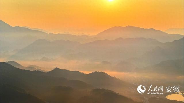 安徽绩溪：水墨徽州 山水画卷