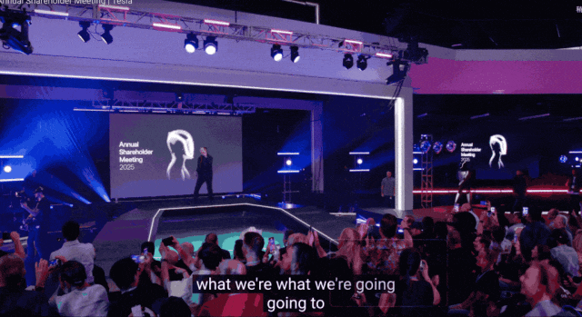 马斯克讨薪万亿美元成功，剧透特斯拉六大目标，满血FSD明年进入中国