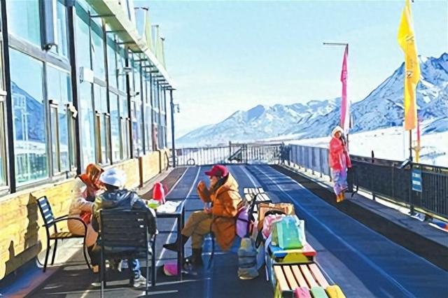 【2025新疆网络文化】乌鲁木齐何以热“雪”沸腾