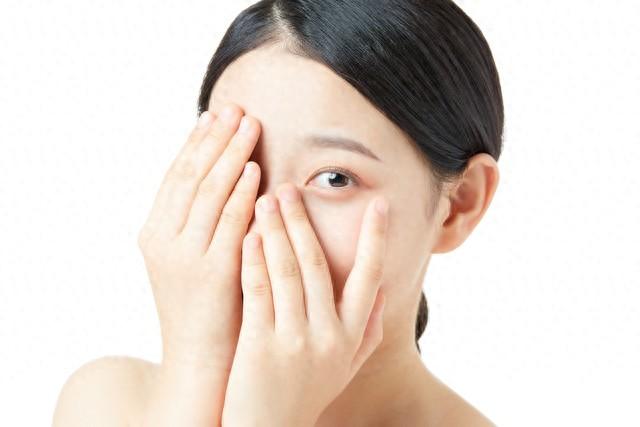 为什么我的眼睛变小了?（为什么眼睛会越来越小）