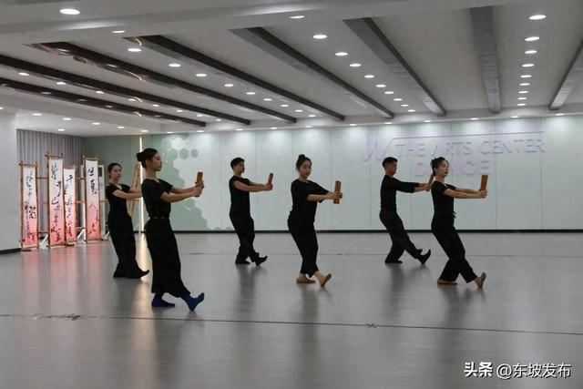 “活起来” “火起来” ！这个艺术团让东坡文化火出圈→