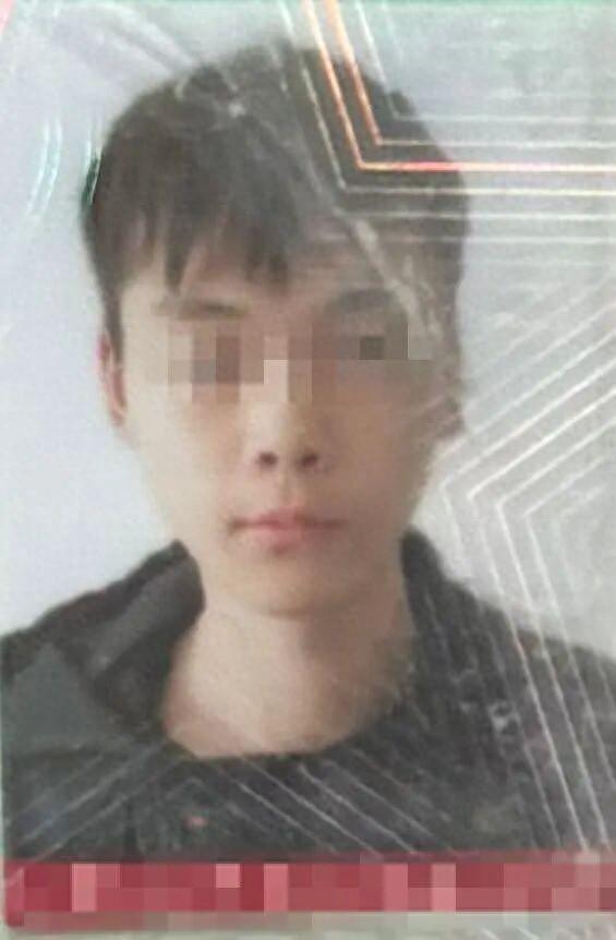 25 岁员工 34 楼跳楼身亡	，家属：母亲突发疾病半身不遂请辞被领导拒绝，误工一天要扣3天工资，公司回应