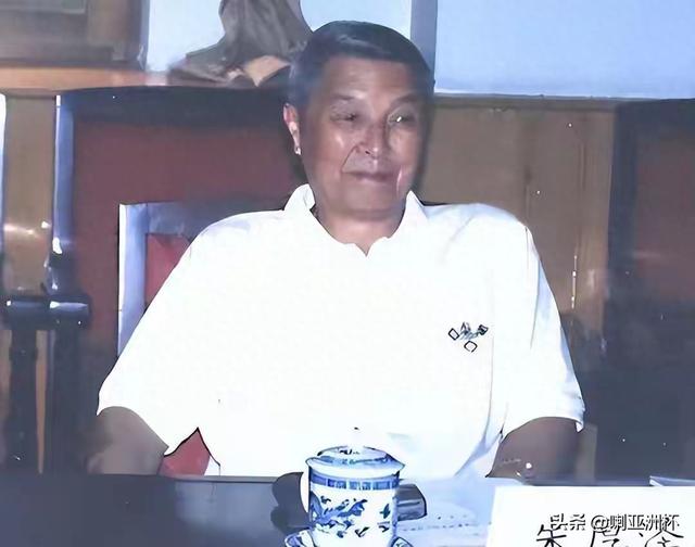 他曾是胡书记的得力助手	，担任过贵州省委书记，临终请求葬回故乡