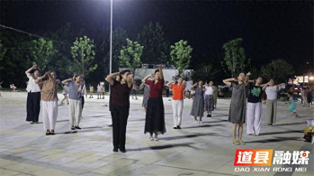 道县市民广场建成开放 家门口新添万平“城市会客厅”