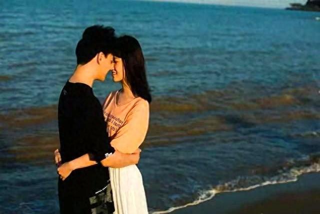 女人动情后，这些“生理反应”藏不住，男人得把握时机！