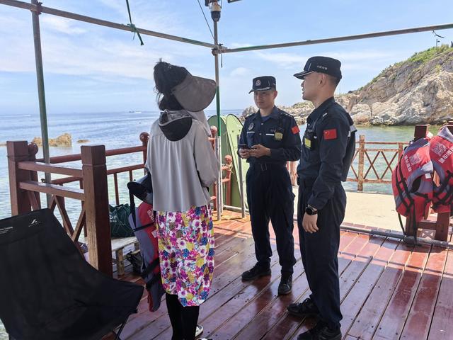 山东烟台海警局牟平工作站强化辖区海上​旅游观光安全工作