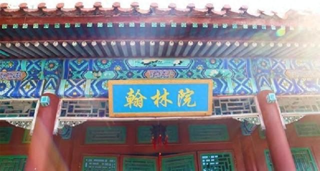 野史：乾隆说上联：鼠无大小皆称老，纪晓岚对出下联，堪称经典