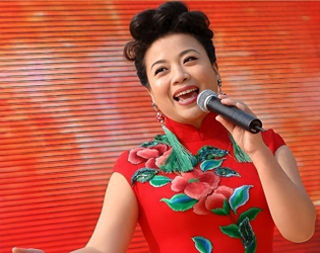 不结婚怎么解决生理需求？56岁的歌唱家张也，用行动给出了答案