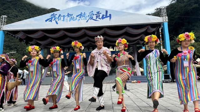 独龙江畔“卡雀哇节”燃情启幕 鸣响民族团结与农文旅融合奏鸣曲