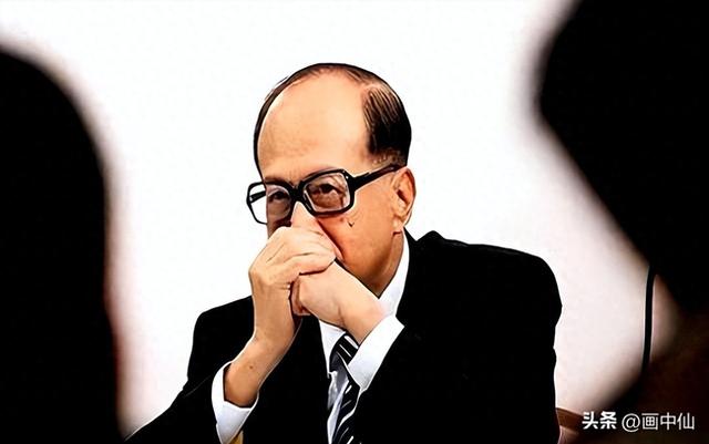 中国不挽留，美国不收留，被夹在中间的李嘉诚，终于玩不转了！