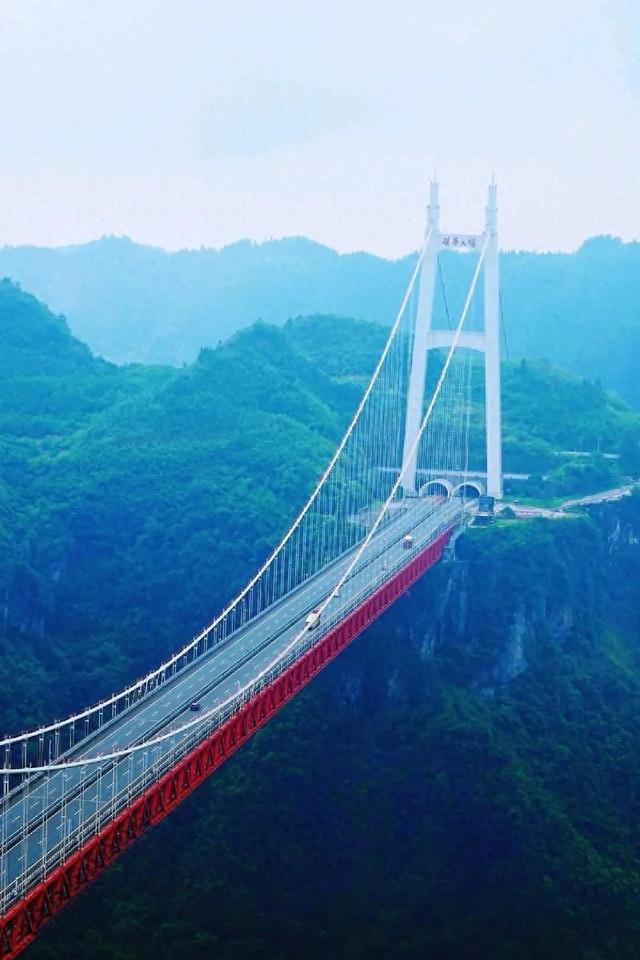 七律 · 游矮寨大桥