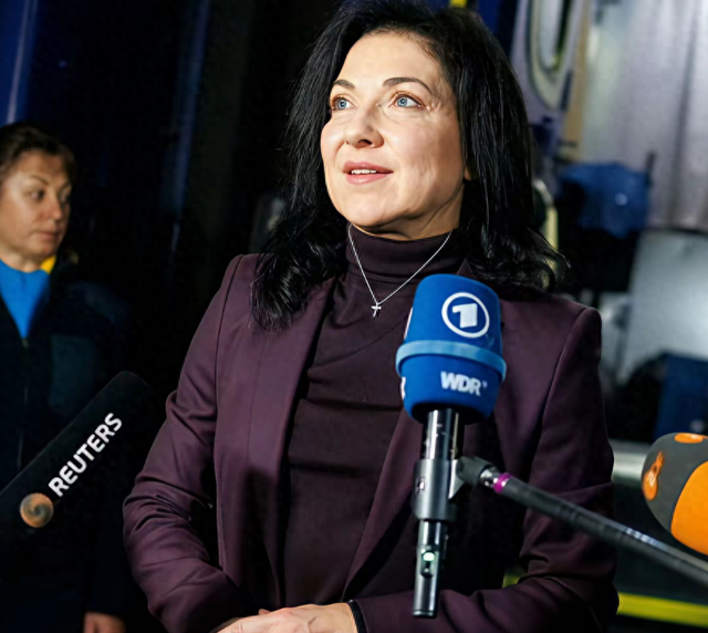 德国部长喊 “打” 中国？自家汽车厂快断芯片了，这操作看不懂