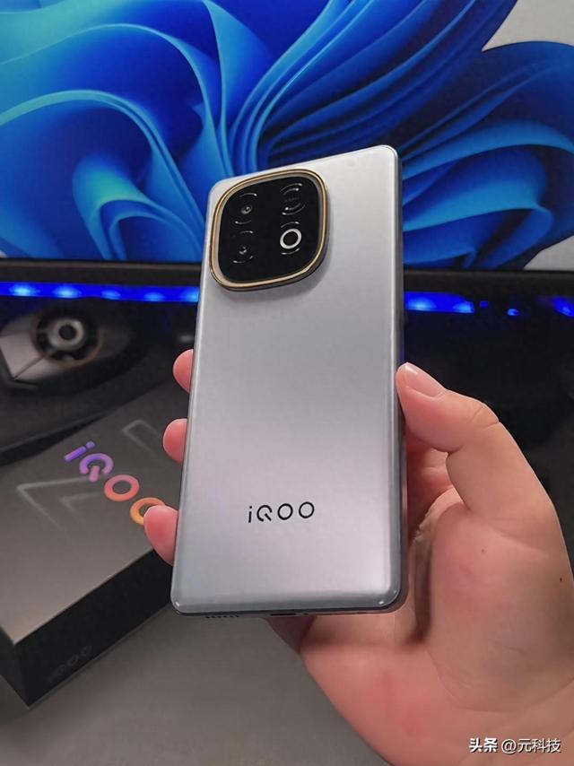 iQOO Z10 Turbo+上手：这手机藏着俩"反常识"的惊喜