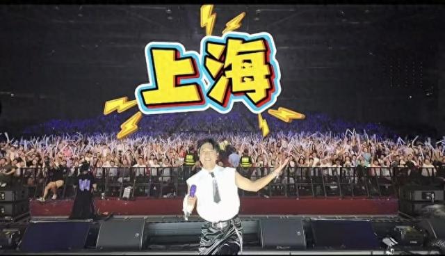 爱的供养何晟铭歌词介绍（秀域20周年见证青春回响欢子上海演唱会何晟铭献唱爱的供养）