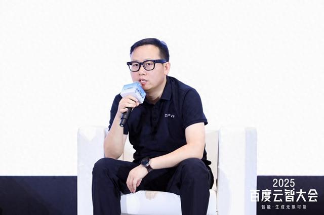 从「卖设备」到「建关系」，AI 硬件的破局点到底在哪里？