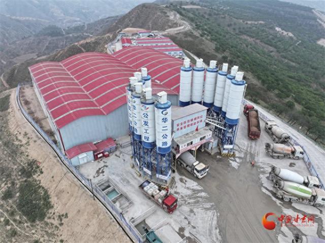 公发筑路 畅行陇原｜智慧筑路新标杆：揭秘华二项目总包部的“科技大脑”