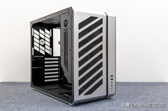 ATX也能玩便携？可以领着走的ATX主机，机械大师 C34 Pro装机体验