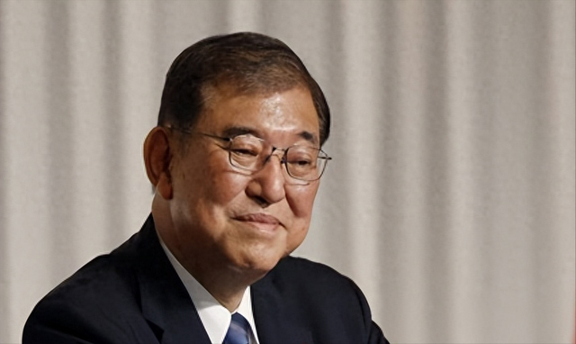 海啸扑向日本，超200万人紧急避险！日首相突然下令，暂停核污水排海？美专家：最坏情况还没来