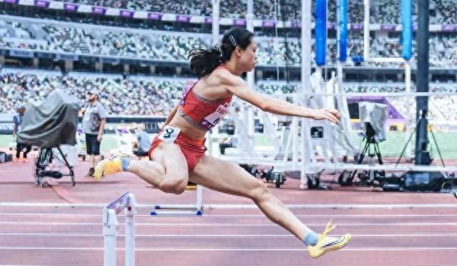 田径世锦赛爆大冷门！中国莫家蝶东京晋级，这就是黄种人的骄傲！