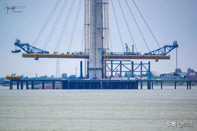 抓拍长江挖砂现场,据说现在管理很严,曾有人被起诉赔偿189万